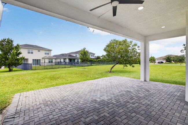 Building Photo - 16293 Melogold Dr