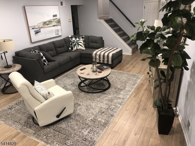 Building Photo - 173 Riveredge Dr