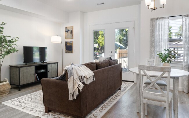 Building Photo - Broadstone Townhomes