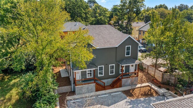 Building Photo - 576 S Willow Ave