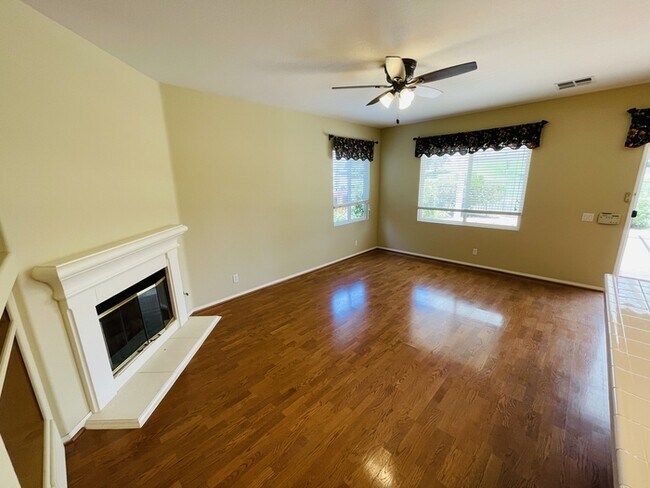 Building Photo - 30962 Crystalaire Dr