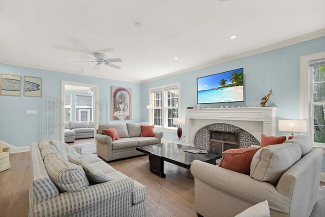 Building Photo - 511 29th St