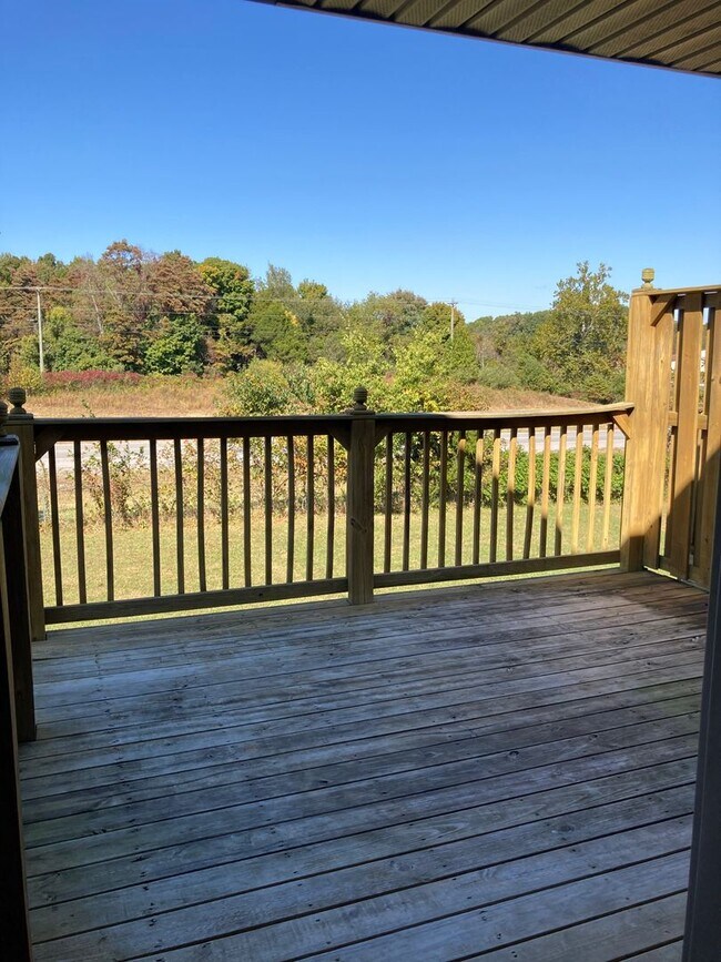 Building Photo - 141 Twin Lakes Dr