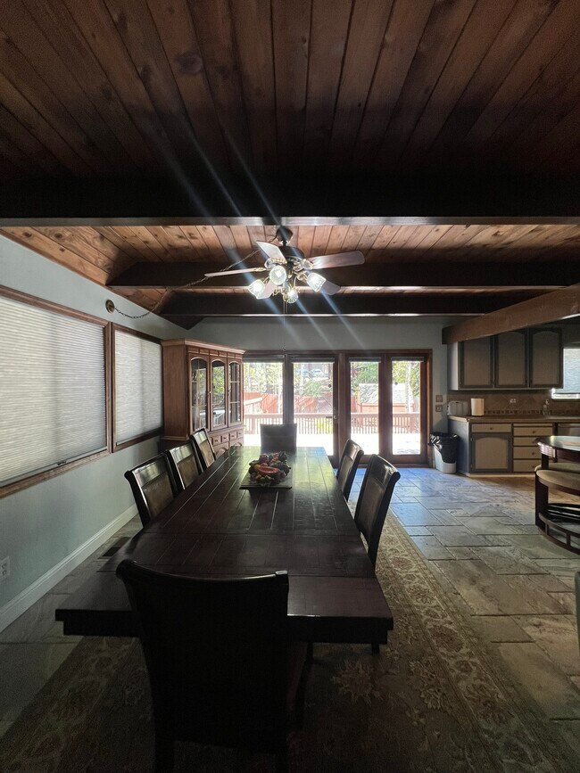 Building Photo - 933 Edgewood Cir