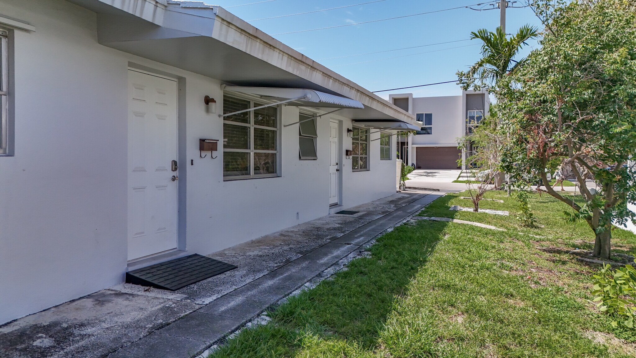 Building Photo - 2275 SE 6th St