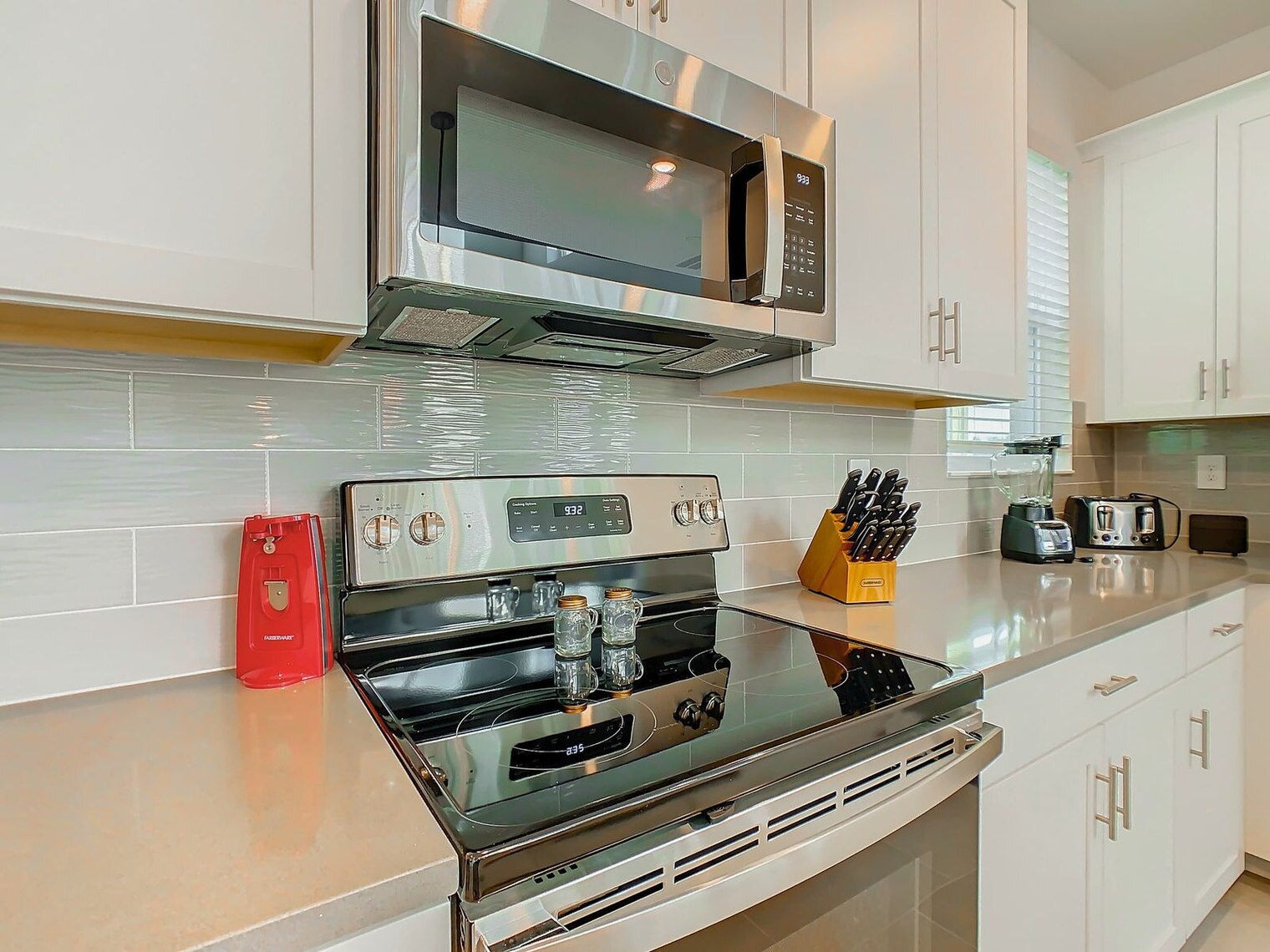 Building Photo - 8912 Takeaway Wy