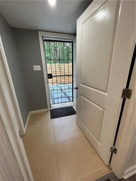 Building Photo - 1665 Avon Ave SW