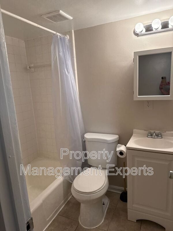 Building Photo - 2110 N Culpeper St