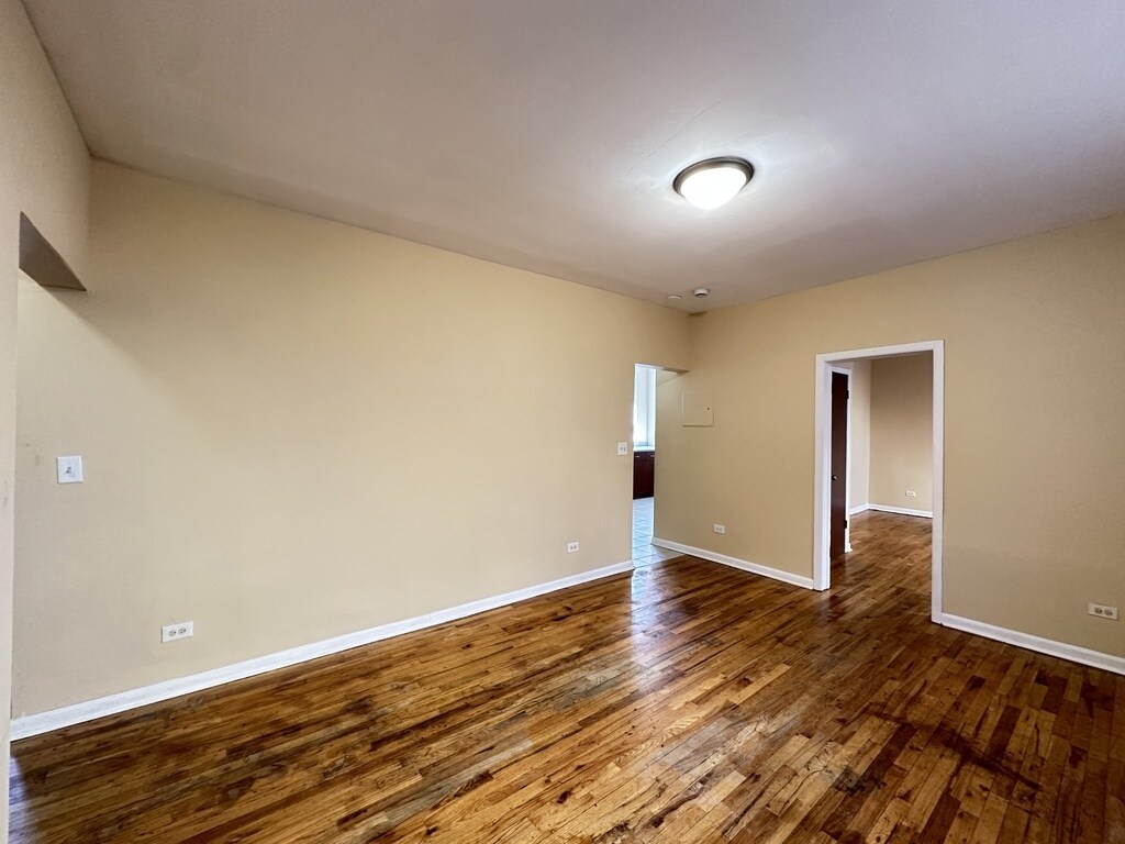 Building Photo - 4035 W Gladys Ave