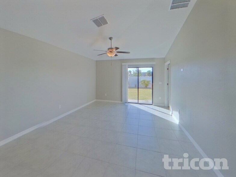 Building Photo - 5206 White Chicory Dr