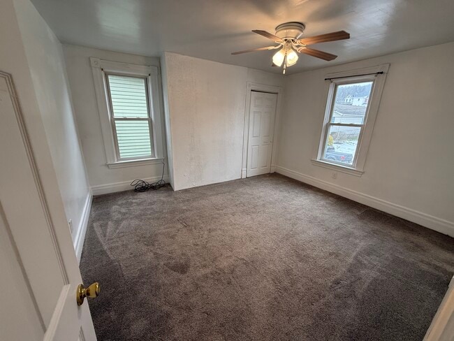 Building Photo - 843