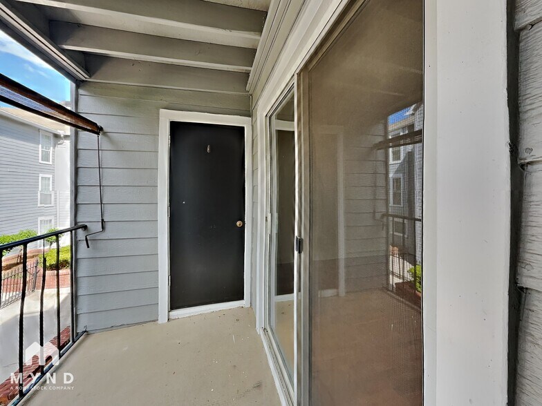 Building Photo - 417 Granville Ct