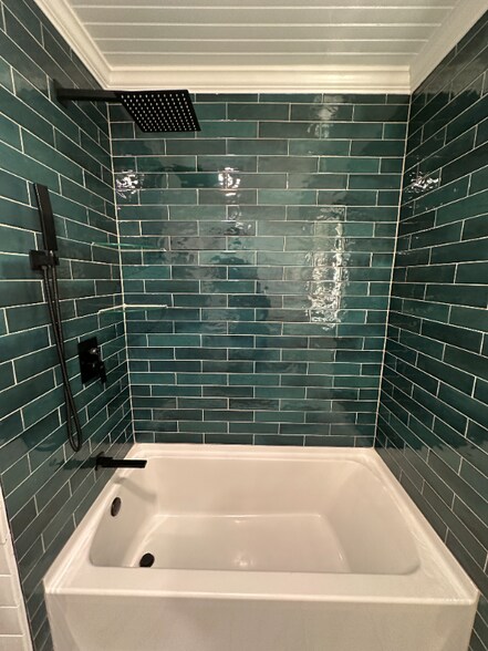 Building Photo - 117 Green Dr