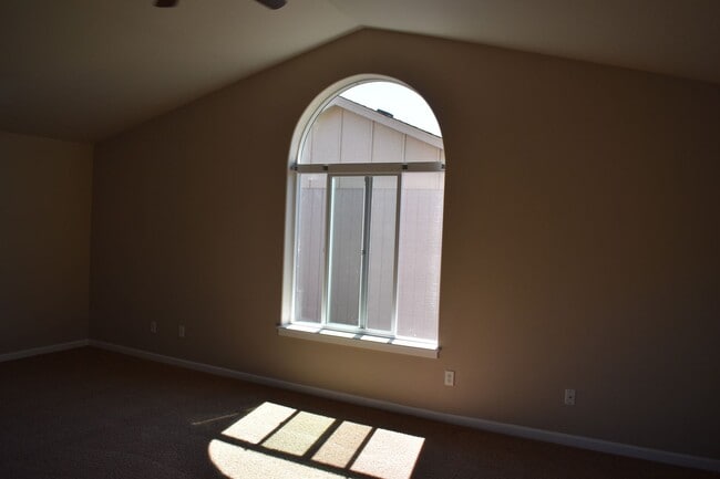 Building Photo - Large 4 bedroom two story home located on a dead end st.