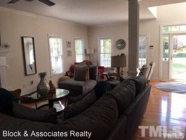 Building Photo - 4 br, 2.5 bath House - 14 Aman Court