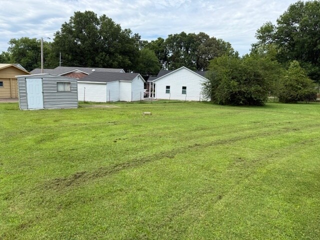 Building Photo - 1117 Tamm St