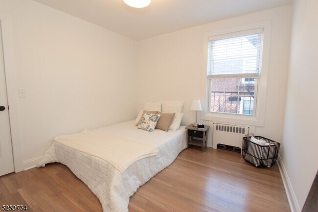 Building Photo - 378 Claremont Ave