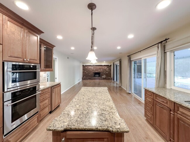 Building Photo - ~POOL HOME~ For Rent in Mission Viejo! 5 Bedrooms!