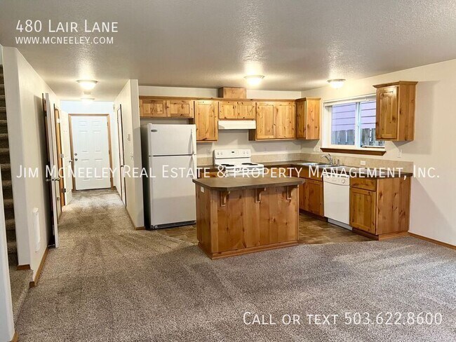 Building Photo - 480 Lair Ln