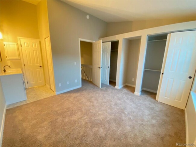 Building Photo - Charming 2-Bedroom Townhome in the America...