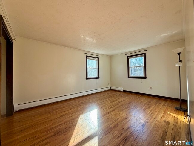 Building Photo - 44 Crabapple Rd