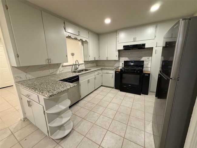 Building Photo - 2310 Pecos St