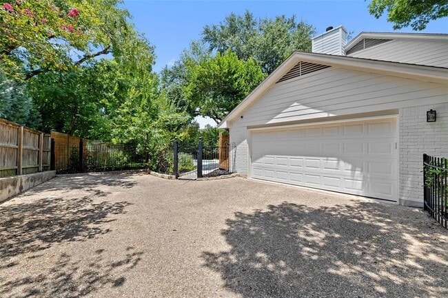 Building Photo - 5700 Carry Back Ln