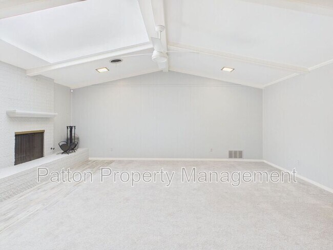 Building Photo - 6810 Montague Dr
