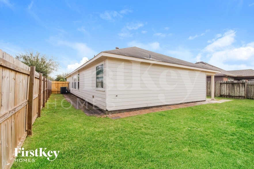 Building Photo - 3519 Apache Meadows Drive