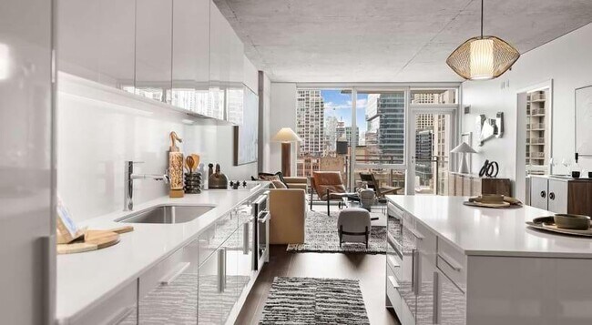 Building Photo - 2 bedroom in Chicago IL 60654