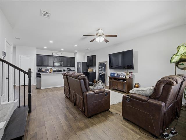 Building Photo - 420 Milverton Dr