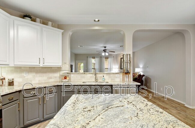 Building Photo - 2818 Crusader Bend