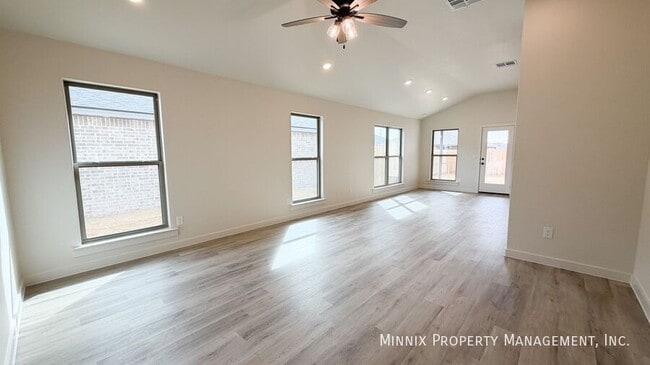 Building Photo - 7213 7th St