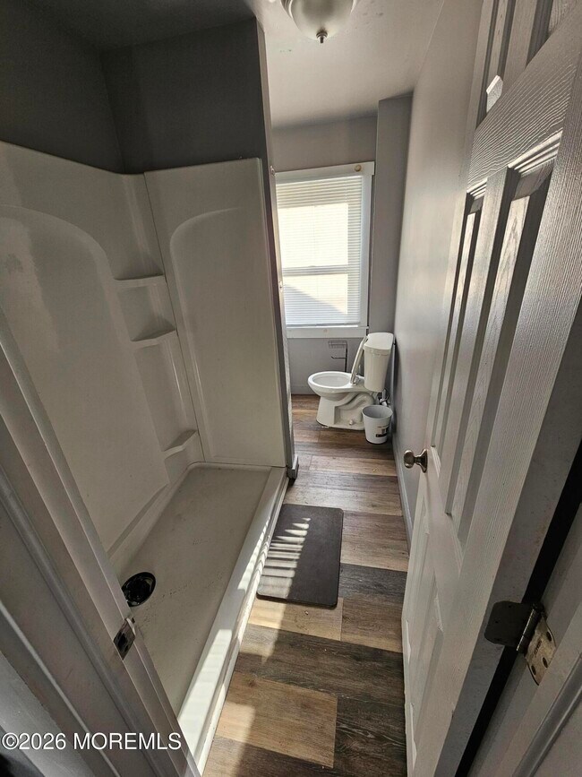 Building Photo - 103 16th Ave