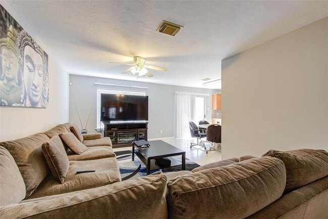 Building Photo - 14219 Beech Meadow Dr