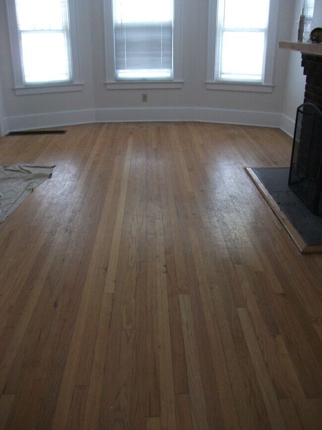 Building Photo - 341-43 Roosevelt Ave