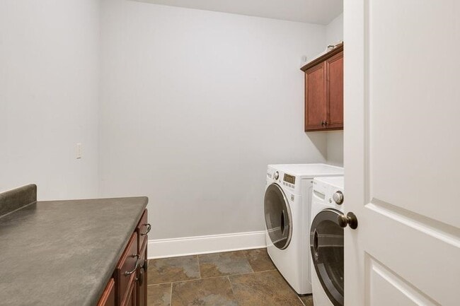 Building Photo - 10227 Matwood Oak Dr