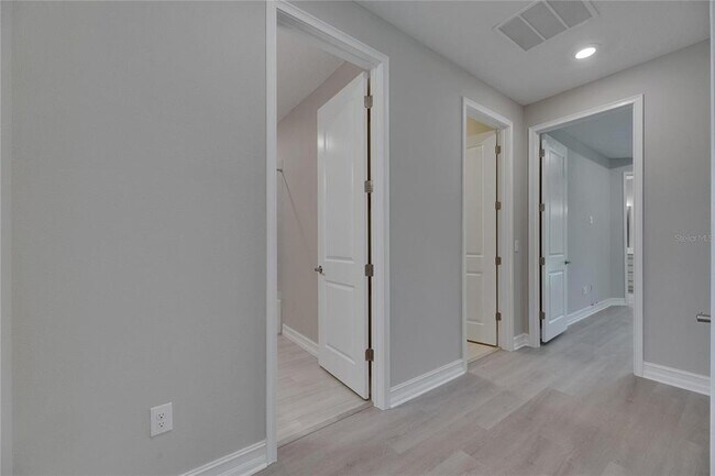 Building Photo - 4899 Isola Ct