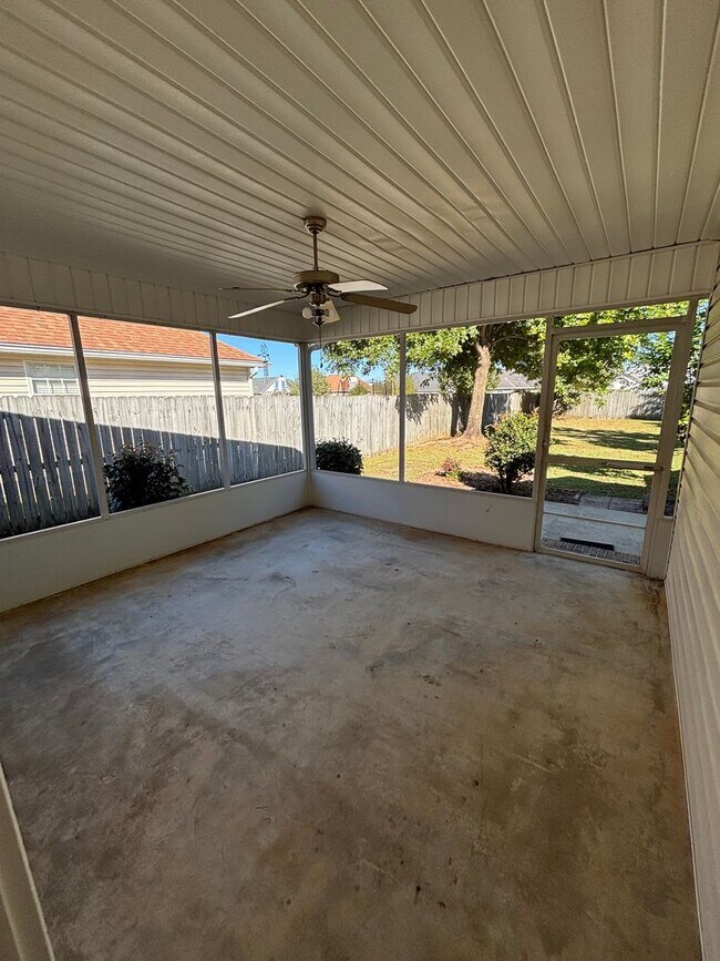 Building Photo - 221 Stirling Bridge Dr