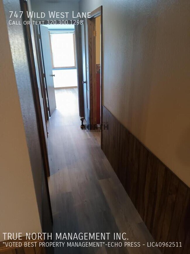 Building Photo - 747 Wild W Ln SW