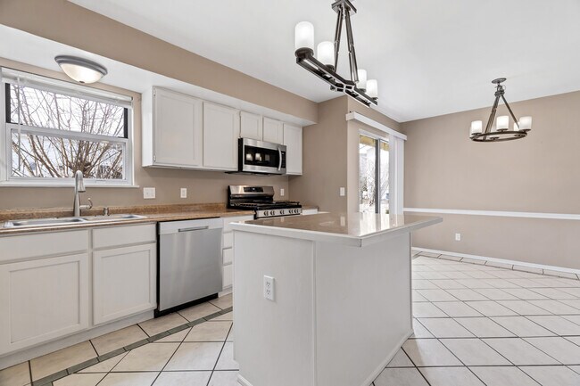 Building Photo - 513 River Bend Estates Dr