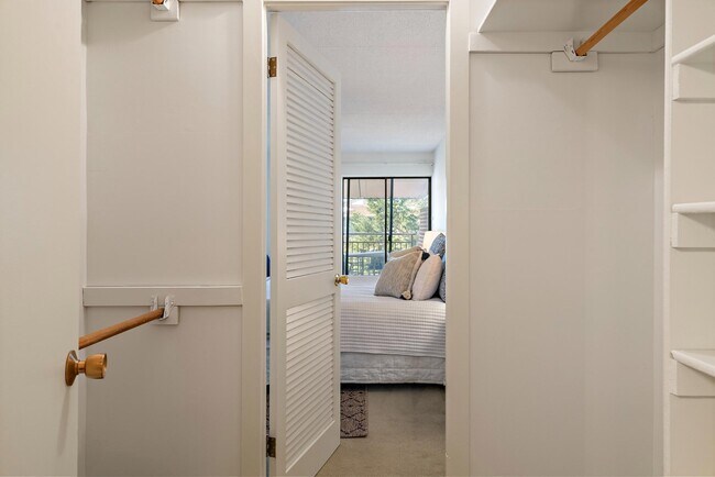 Building Photo - 100 Severn Ave