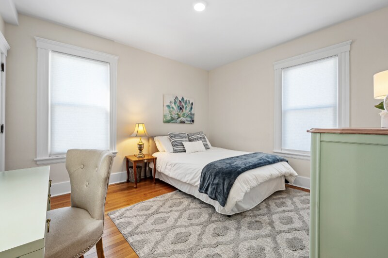 Building Photo - 284 Highland St