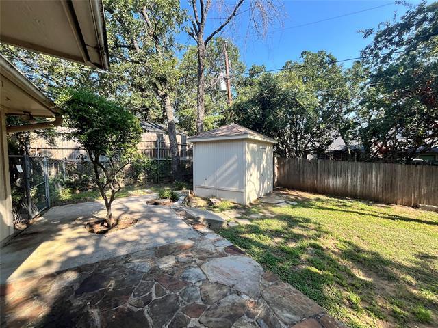 Building Photo - 3915 Wentworth Dr
