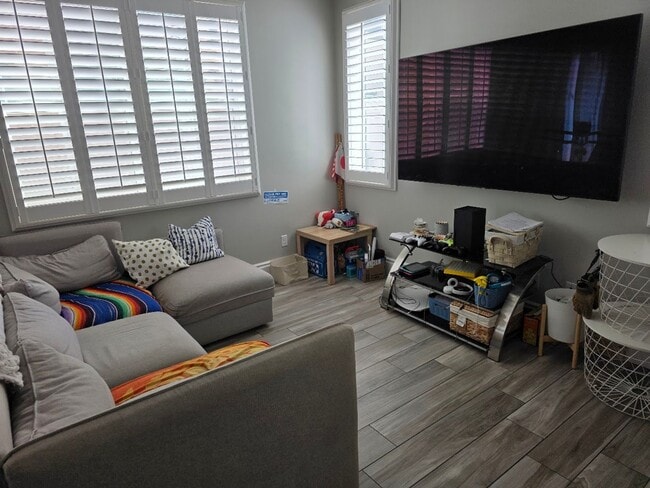 Building Photo - Murrieta 4 Bedroom Townhome with Solar in ...