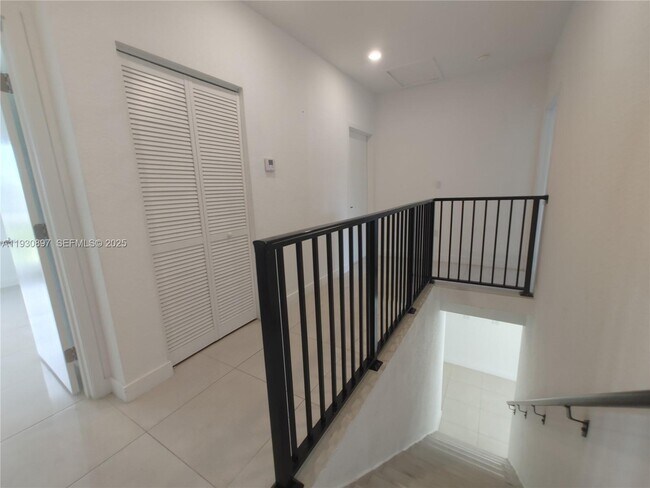 Building Photo - 1167 NW 2nd St