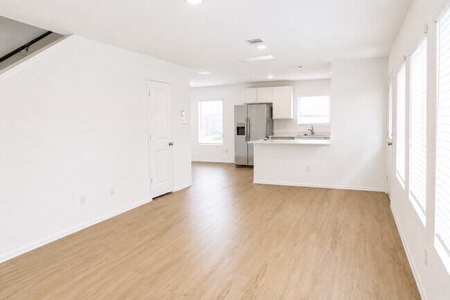 Building Photo - 4118 Saw Mill Peak Ln