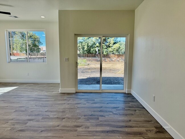 Building Photo - 1204 S Central Ave