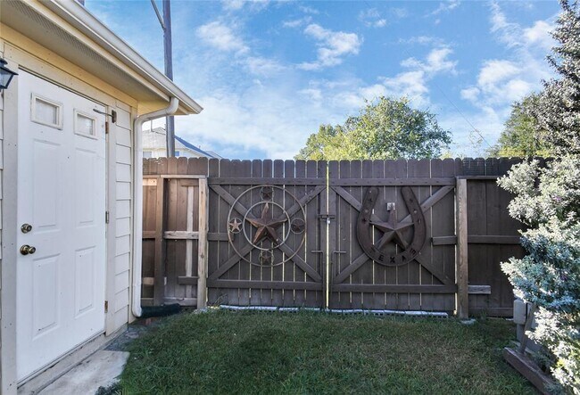 Backyard - 5219 San Pablo Gardens Dr