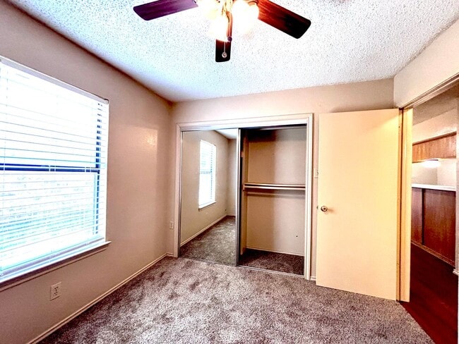 Building Photo - 3 Bedroom and 2 Bath with attached garage